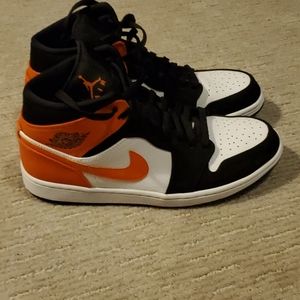 Jordan 1 Mid "Shattered Backboard"